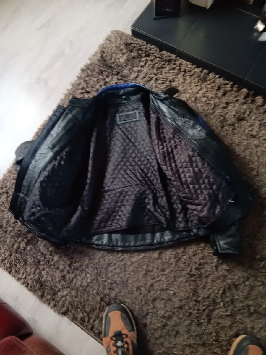 Motorcycle leather jacket - Image 2
