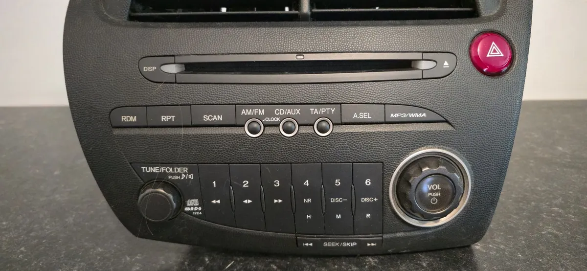 RADIO CD PLAYER ALL DASHBOARD HONDA CIVIC VIII - Image 1