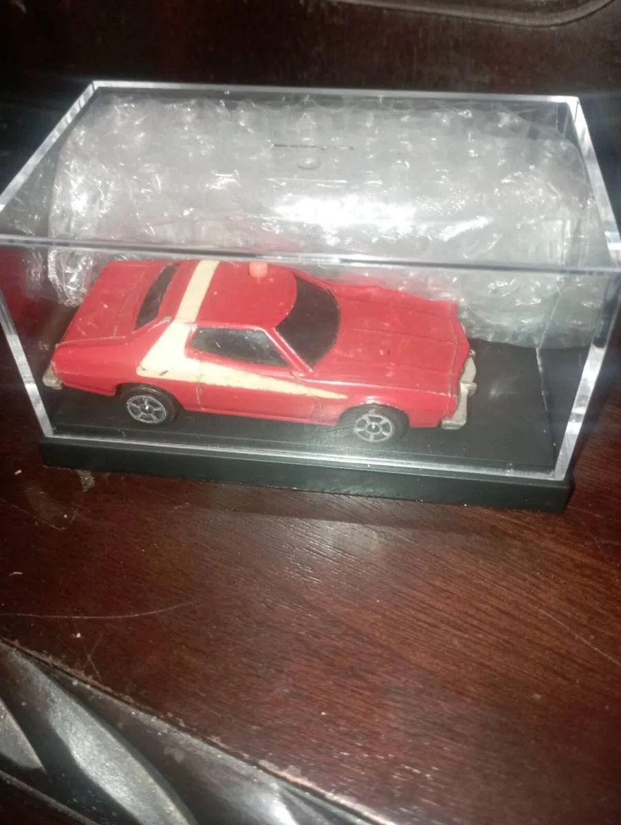 VINTAGE  DIE-CAST MODLES 5  CARS IN TOTAL €35 EACH - Image 3