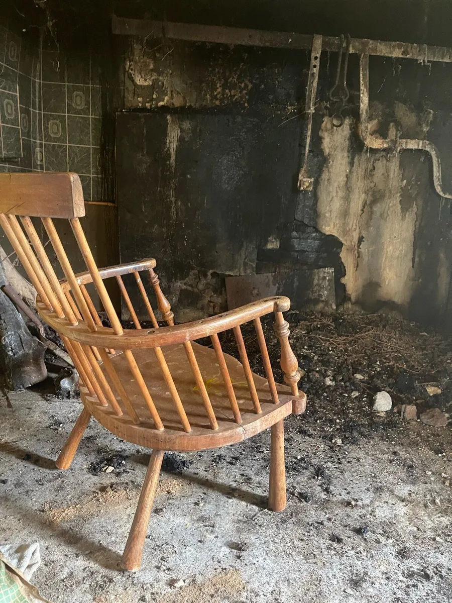 Primitive 19c Irish Hearth chair - Image 2
