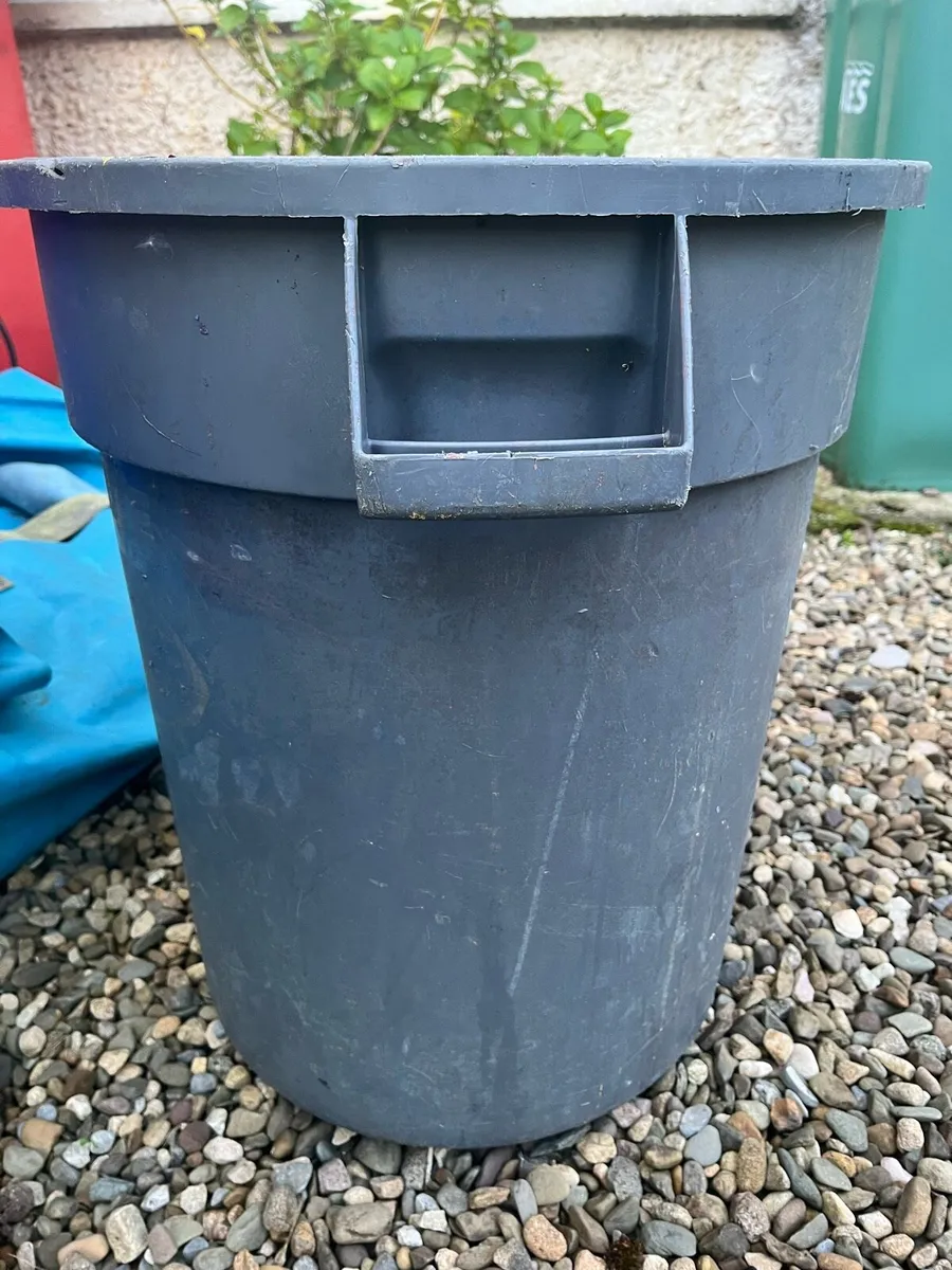 Rubber made container - Image 1