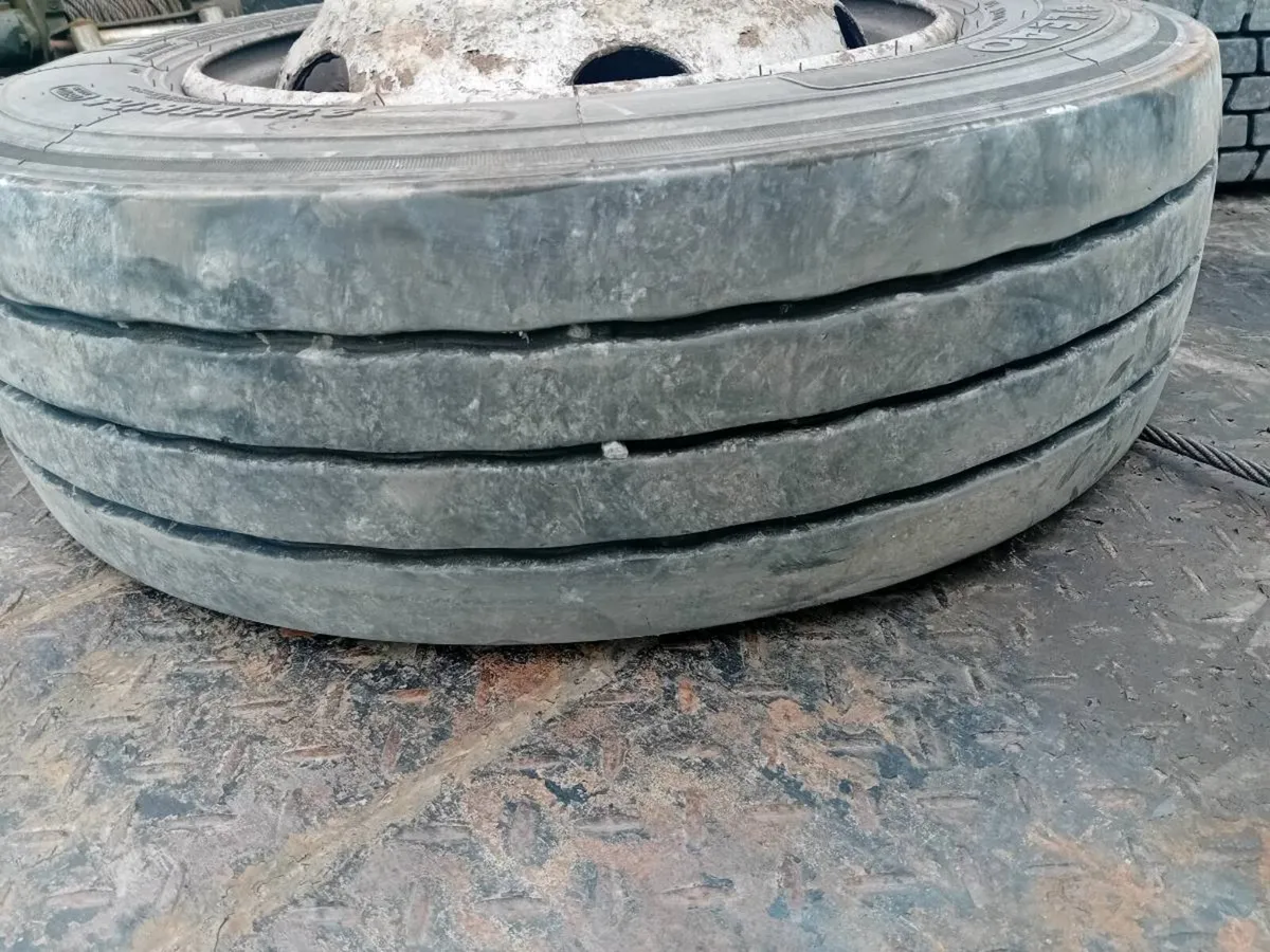 Truck tyres - Image 2