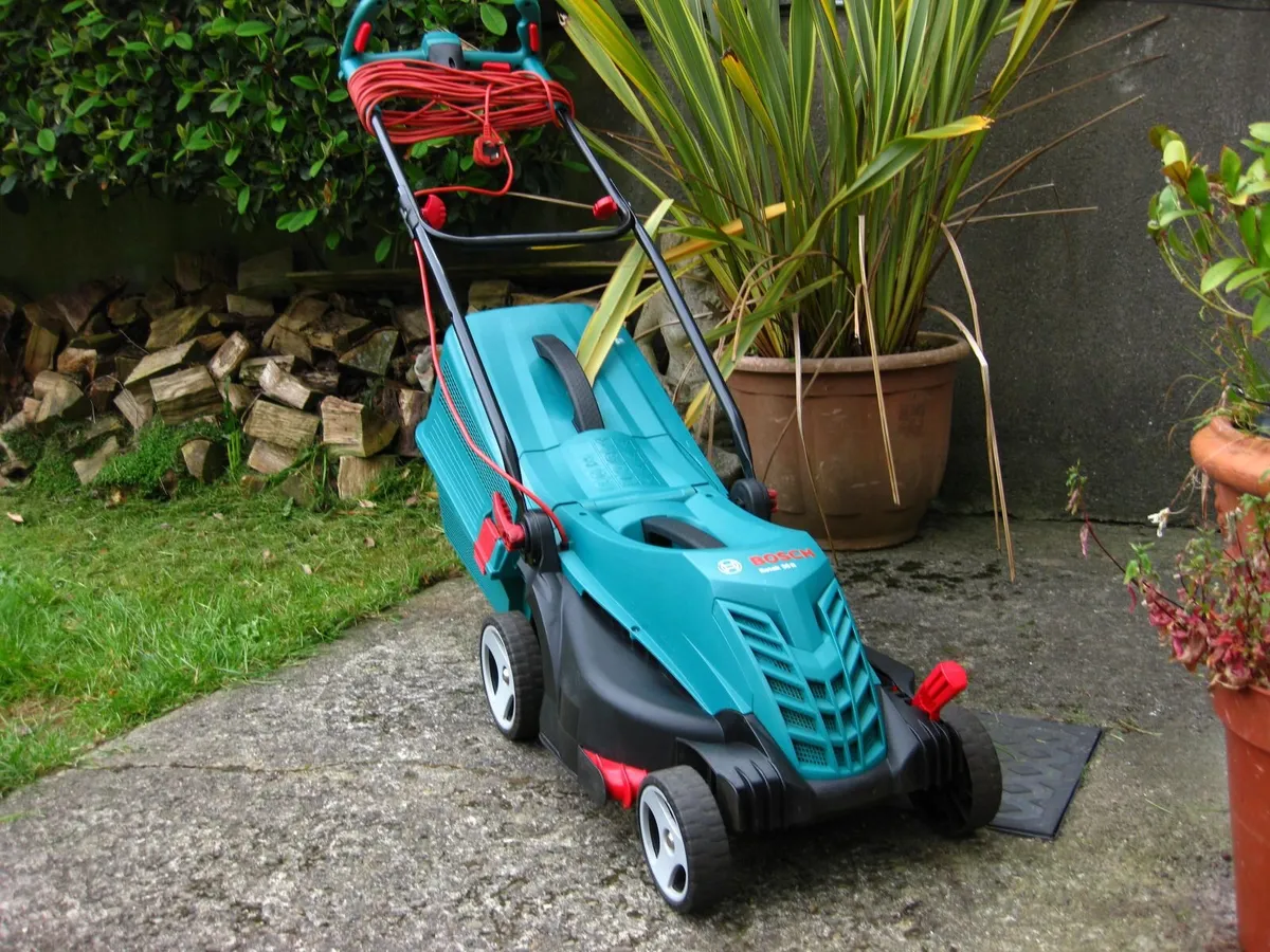 Spotless Bosch Rotak 36Ergo Quality Electric Mower - Image 4