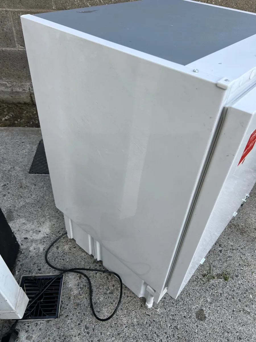 Undercounter freezer - Image 2