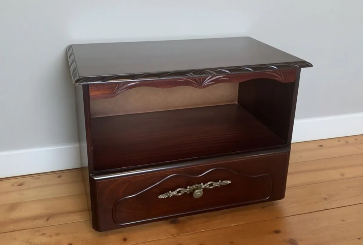 Rossmore Mahogany TV Unit – Compact & Timeless - Image 2