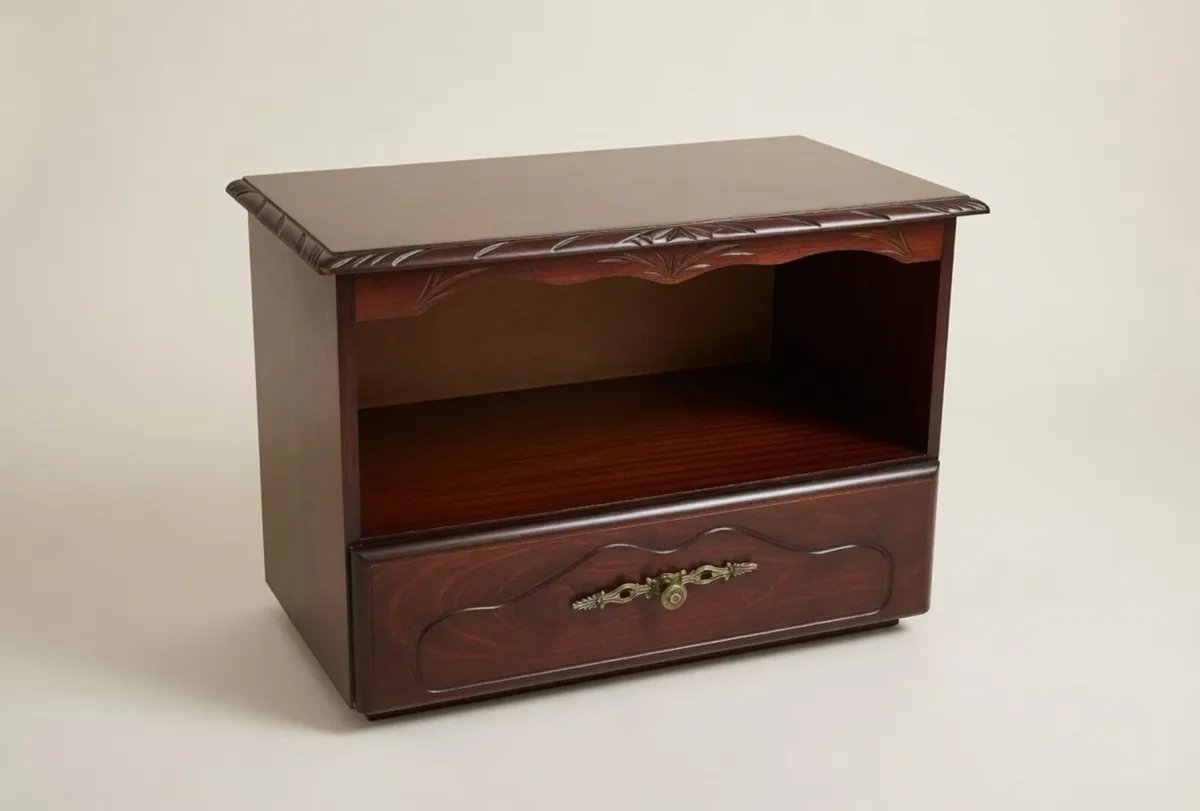 Rossmore Mahogany TV Unit – Compact & Timeless - Image 1