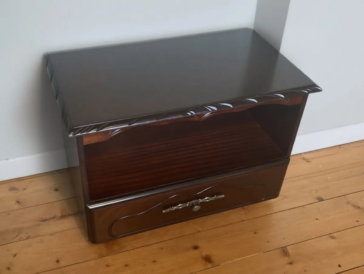 Rossmore Mahogany TV Unit – Compact & Timeless - Image 3