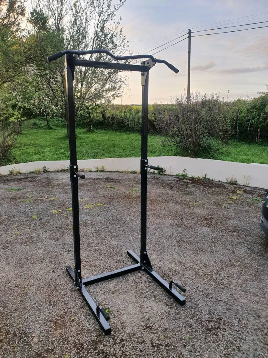 Pull Up Bar - Image 1