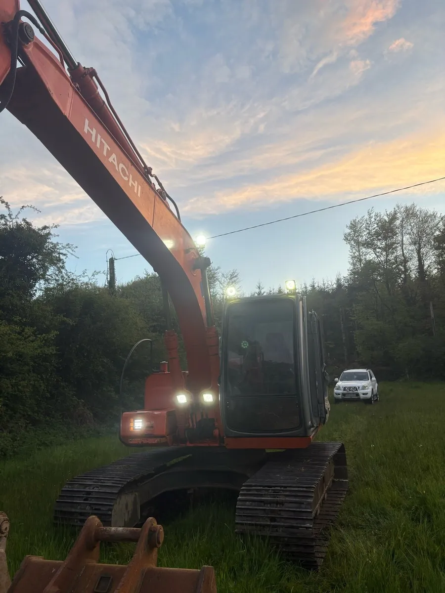 Hitachi ex135 - Image 2