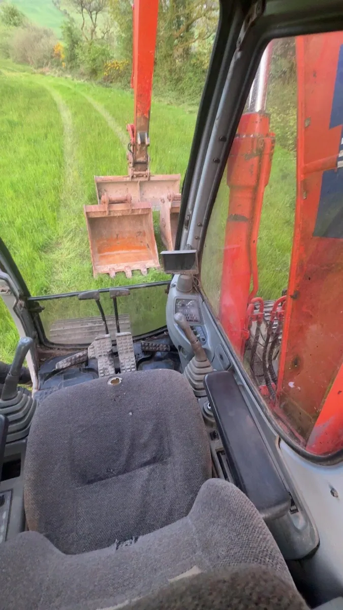 Hitachi ex135 - Image 3