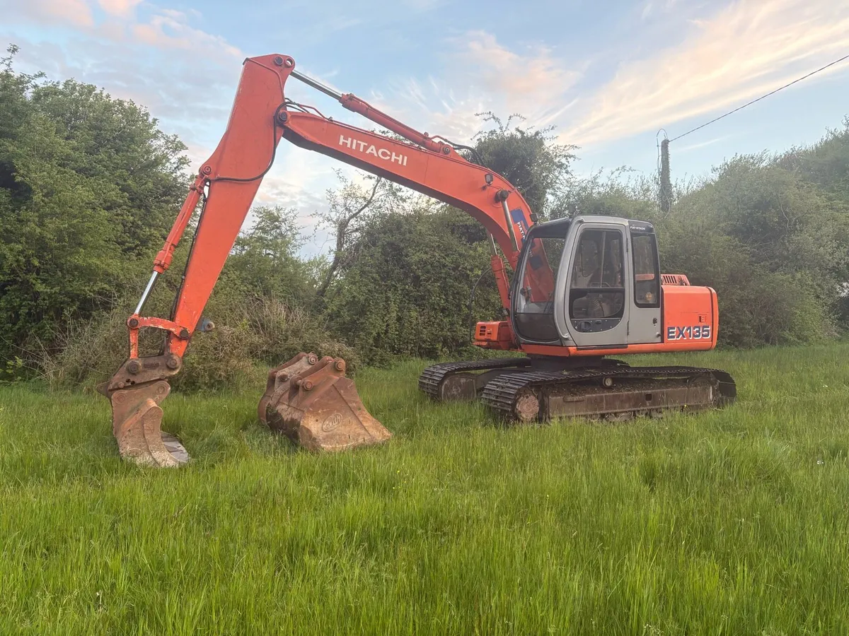 Hitachi ex135 - Image 1