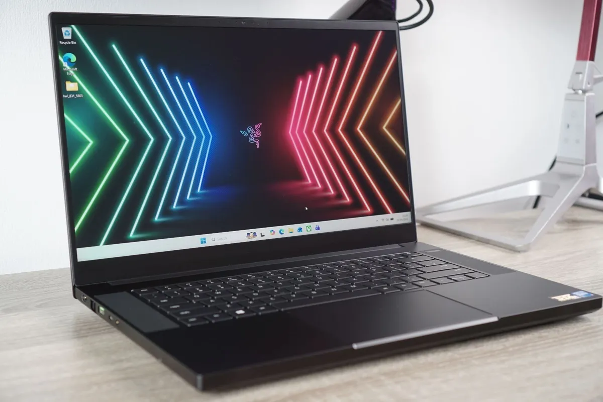 Razer Blade 15 Gaming | i7-11800H | RTX 3060 |16GB - Image 1
