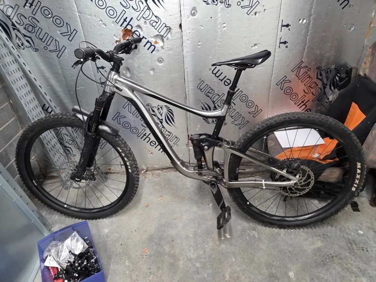 Gaint reign dual  suspension mtb - Image 1