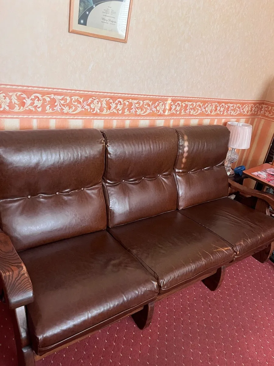 Leather couch - Image 2