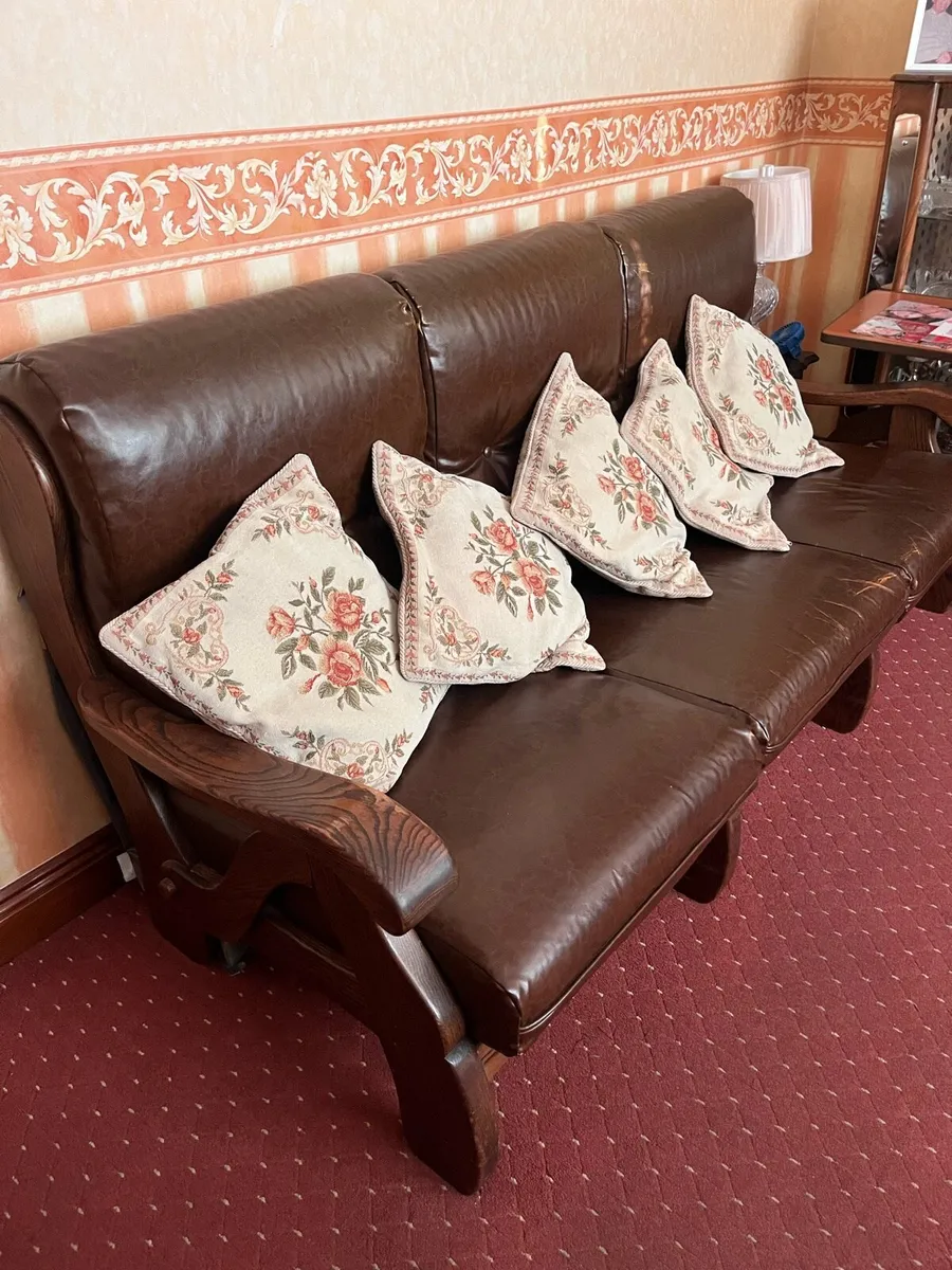 Leather couch - Image 3