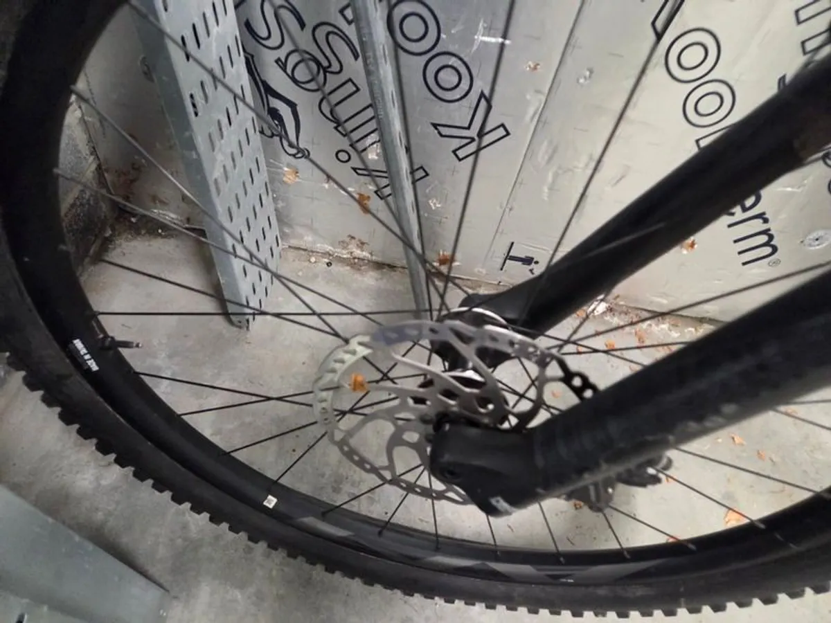 Gaint reign dual  suspension mtb - Image 4