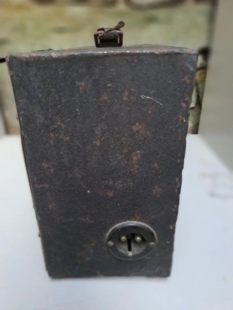 Vintage Army signal generator - Image 3