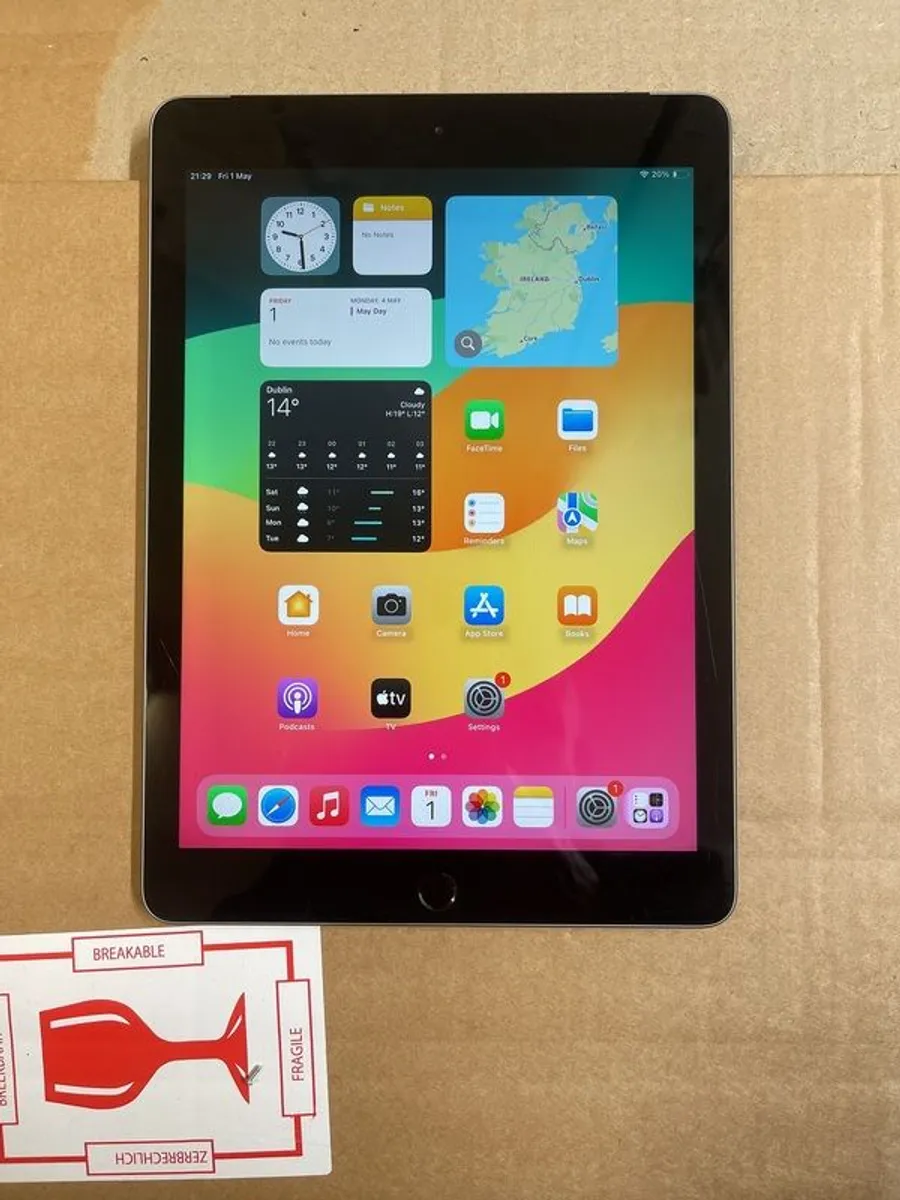 Apple iPad 6th Gen 32GB 4G Unlocked - Image 1