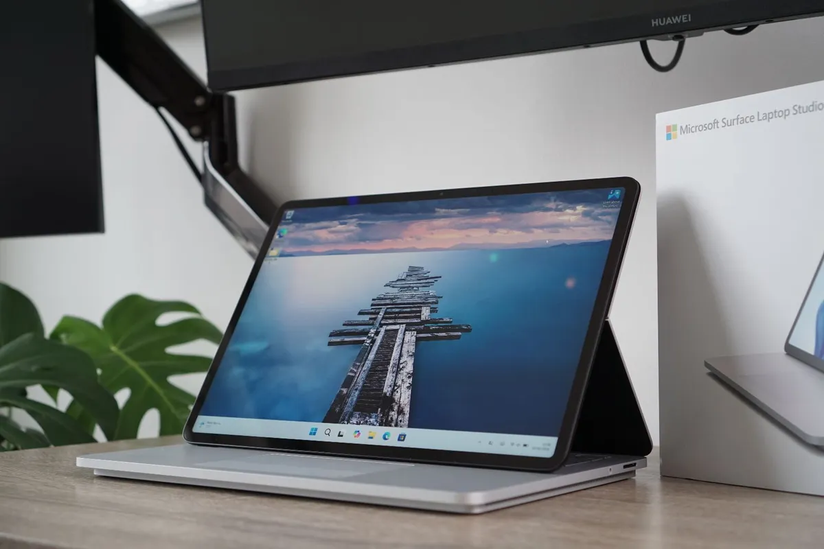 Microsoft Surface Laptop Studio | i7-11370H | 3050 - Image 1