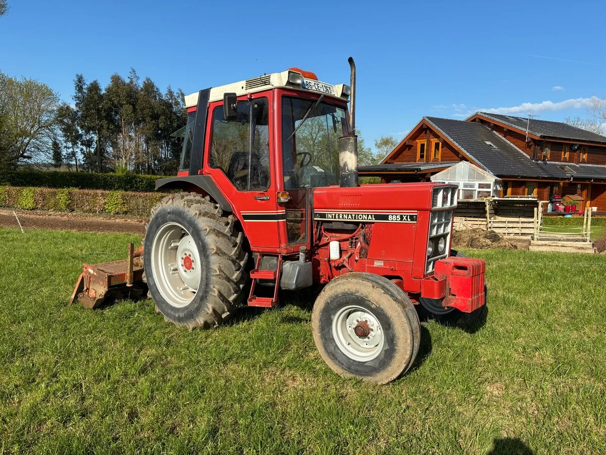 INTERNATIONAL 885XL - Image 2