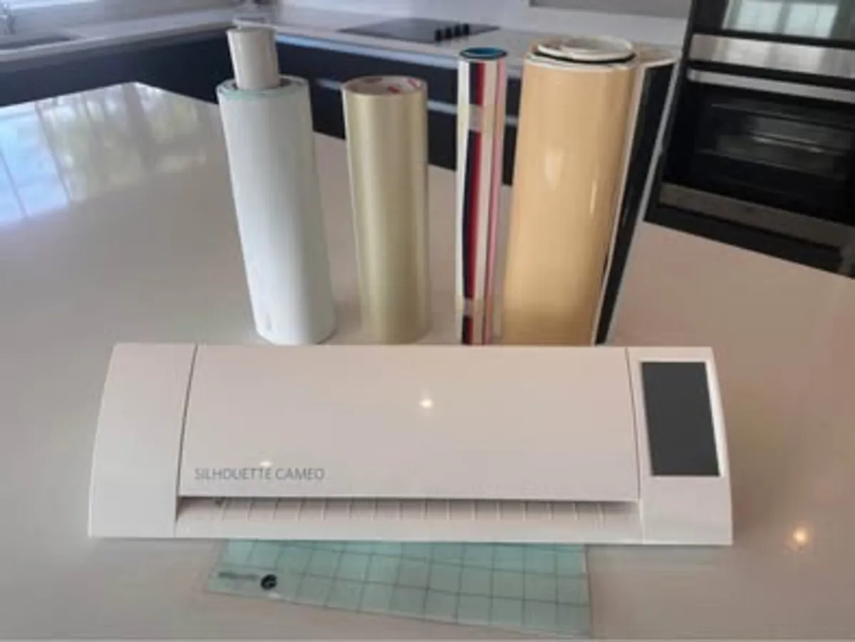 Silhouette Cameo Cutting Machine/ Cricut