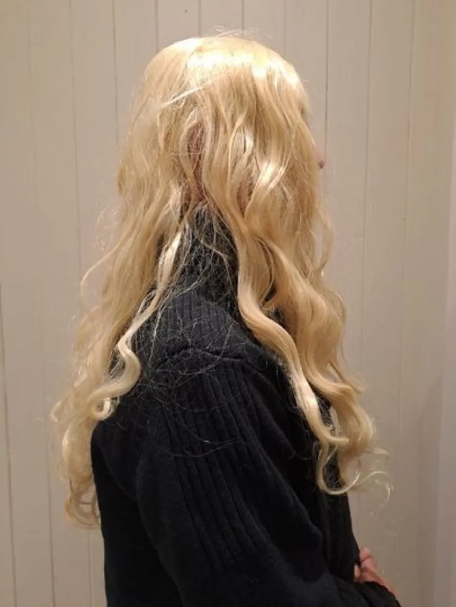 Long blond curly hair Wig - Image 3