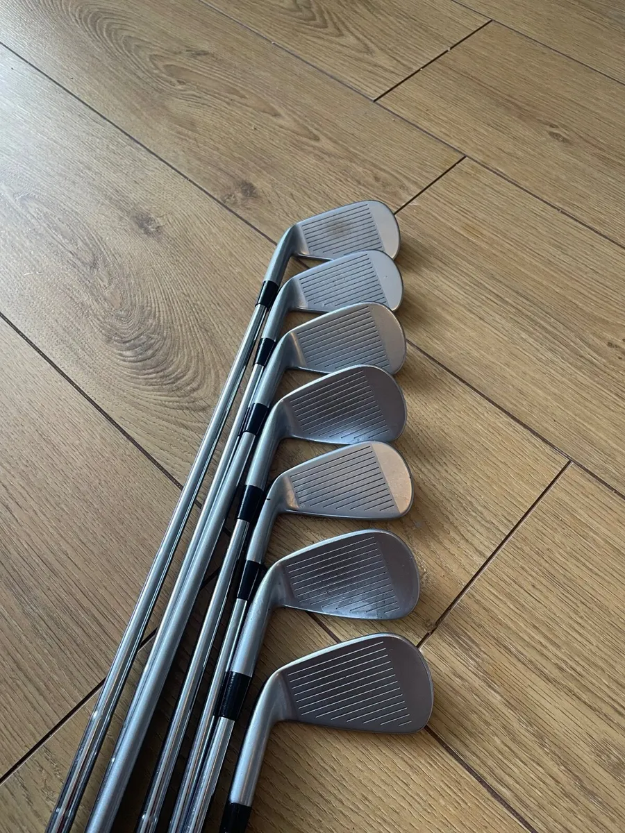 Jpx 921 forged irons 4-pw - Image 1