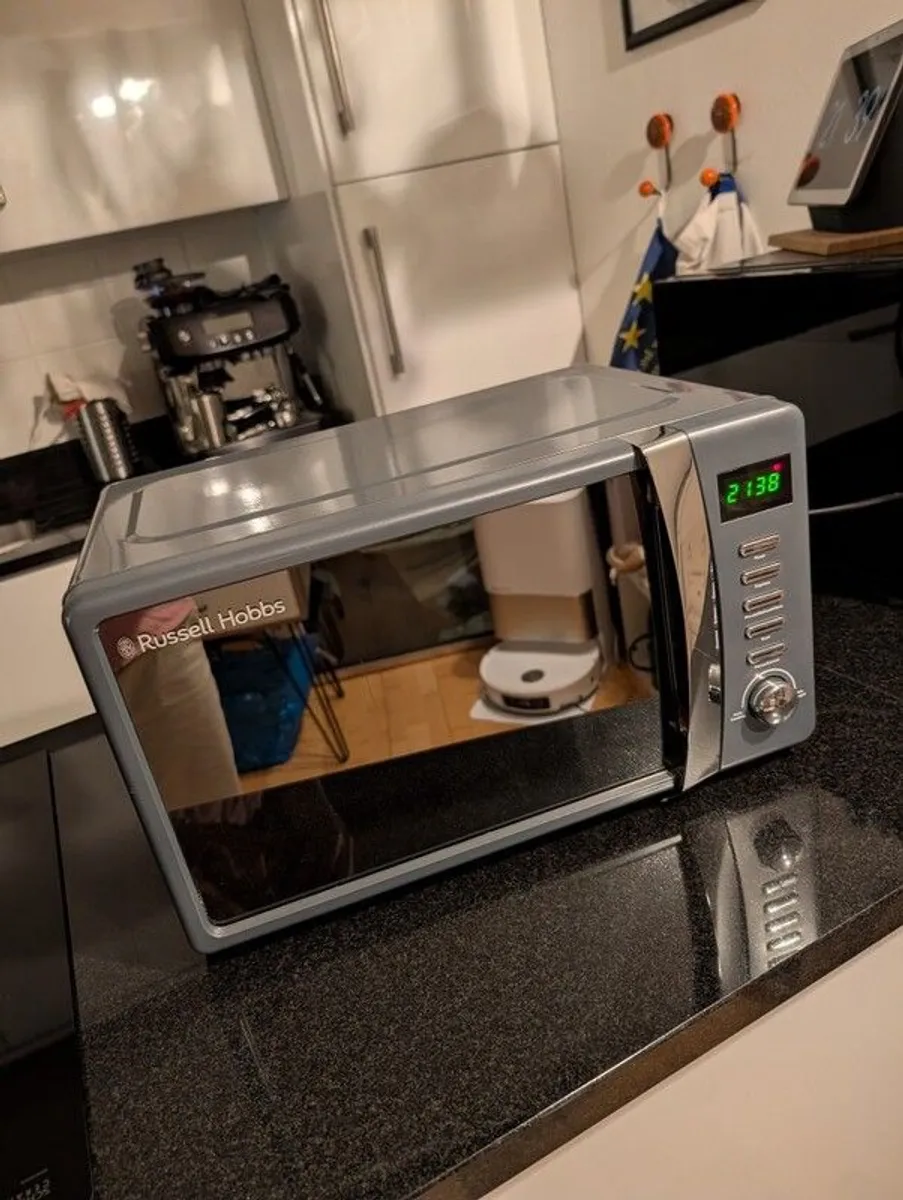 Russell Hobbs 700w microwave - Image 1
