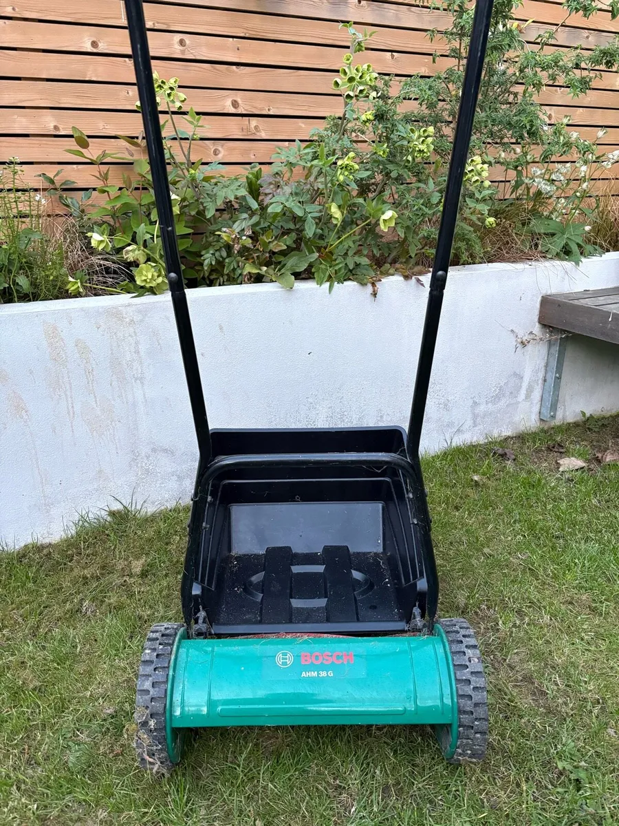 Push lawnmower