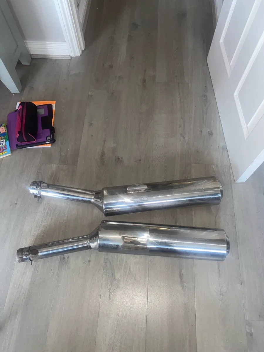 Original Honda, CBR 1100 blackbird exhaust x2 - Image 1