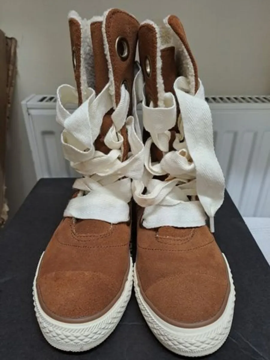 Converse All Star Suede Boots Size UK 4 - Image 3