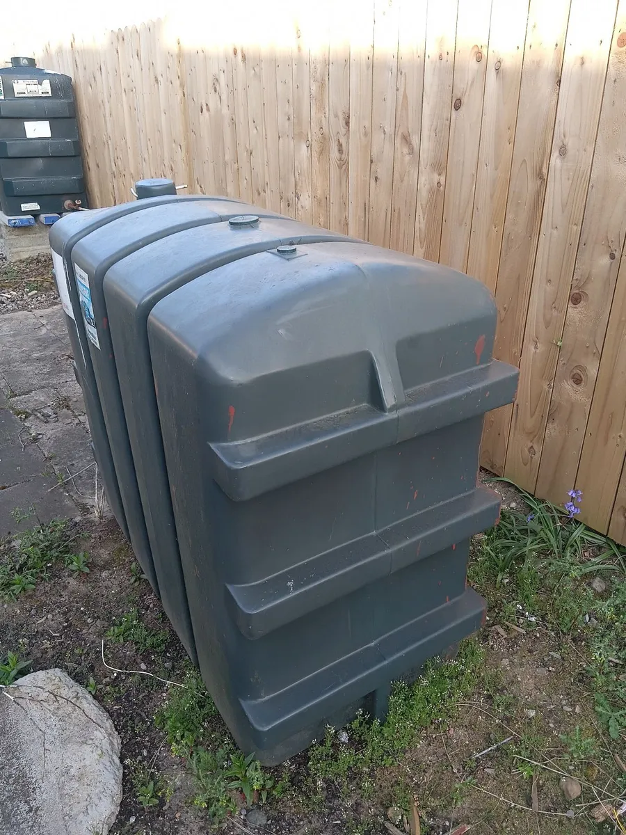 Oil tank - Image 1