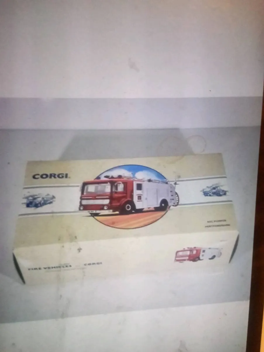 CORGIE 1992  AEC FIRE ENGINE TRUCK - Image 4