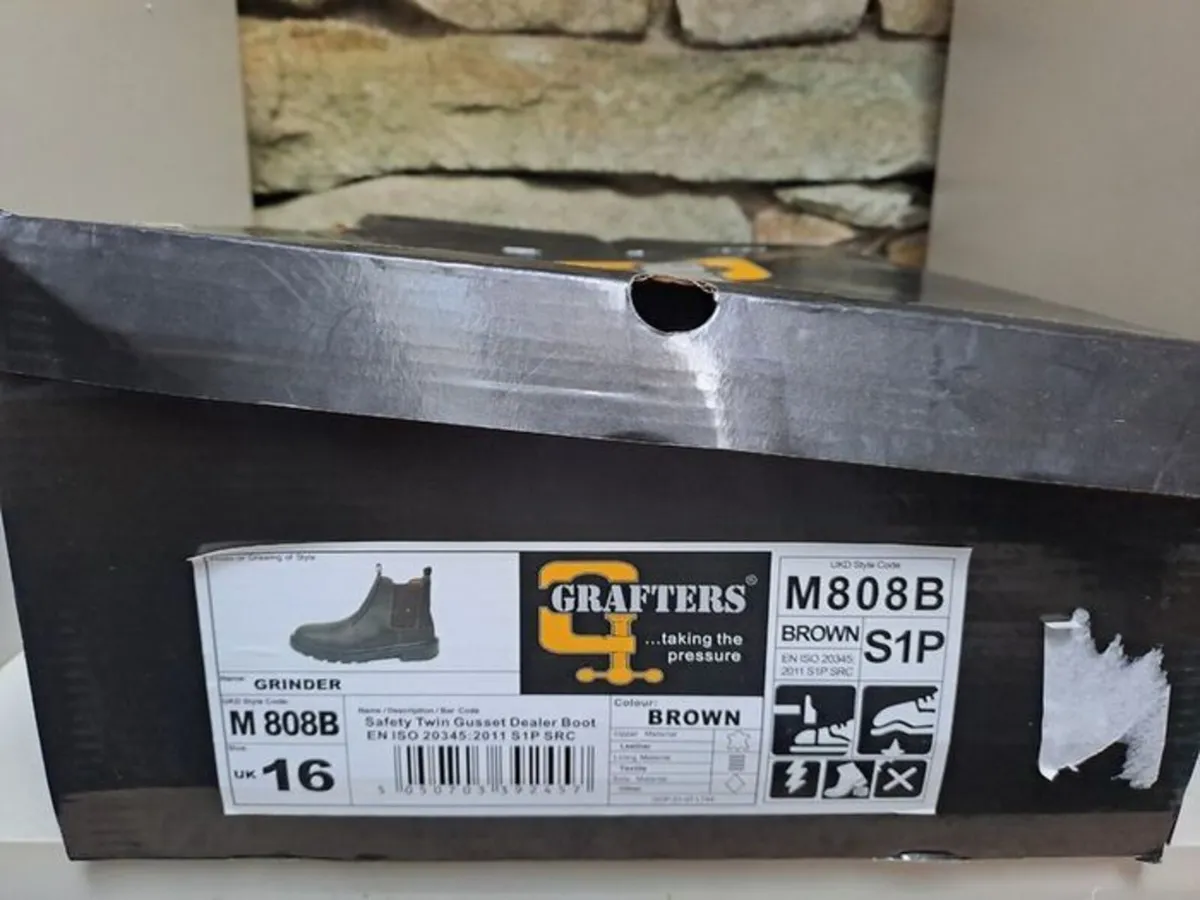 Grafters Safety boots size 16 - Image 2