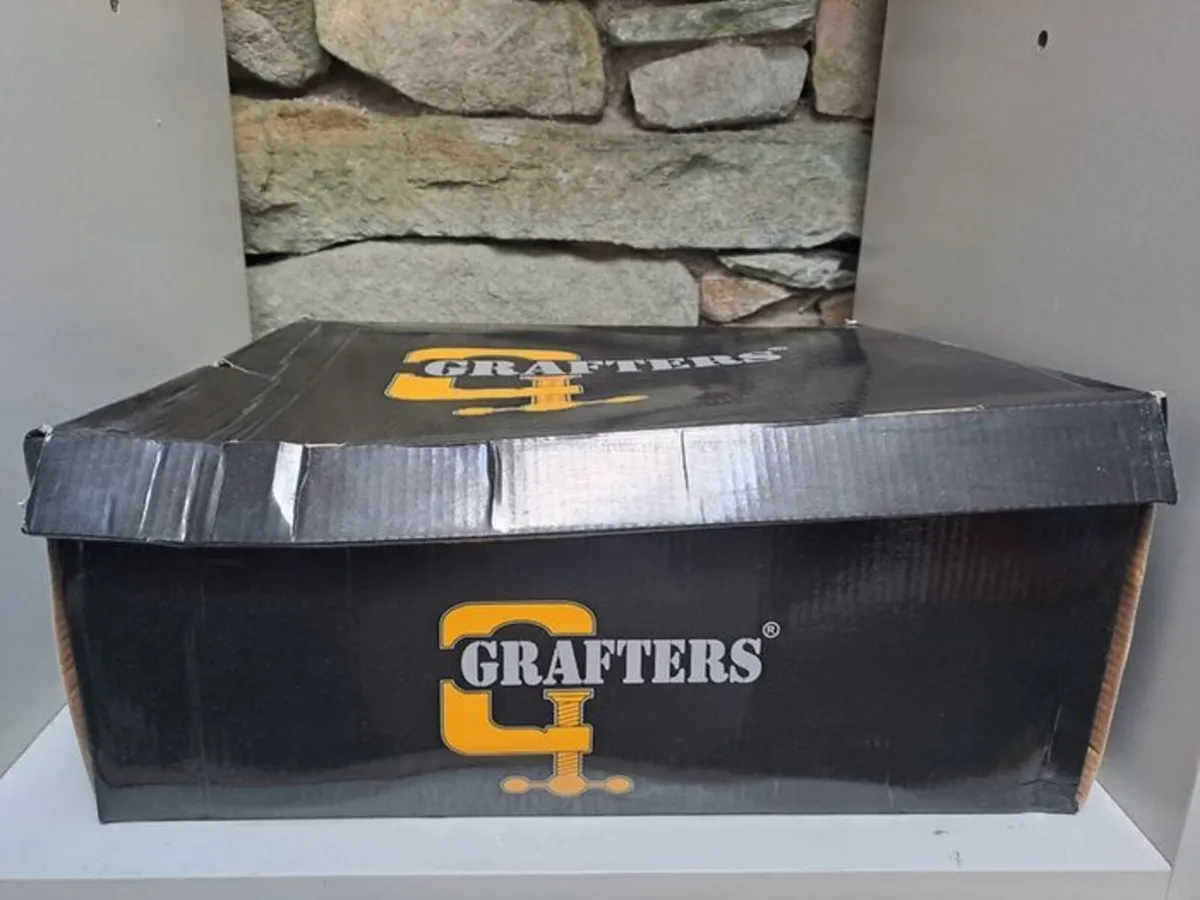 Grafters Safety boots size 16 - Image 3
