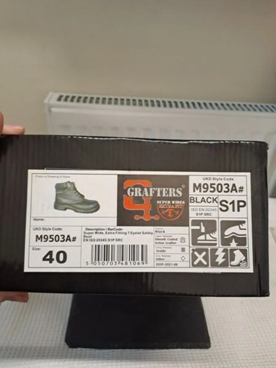 Grafters Safety Boots size 40  UK 7 - Image 4