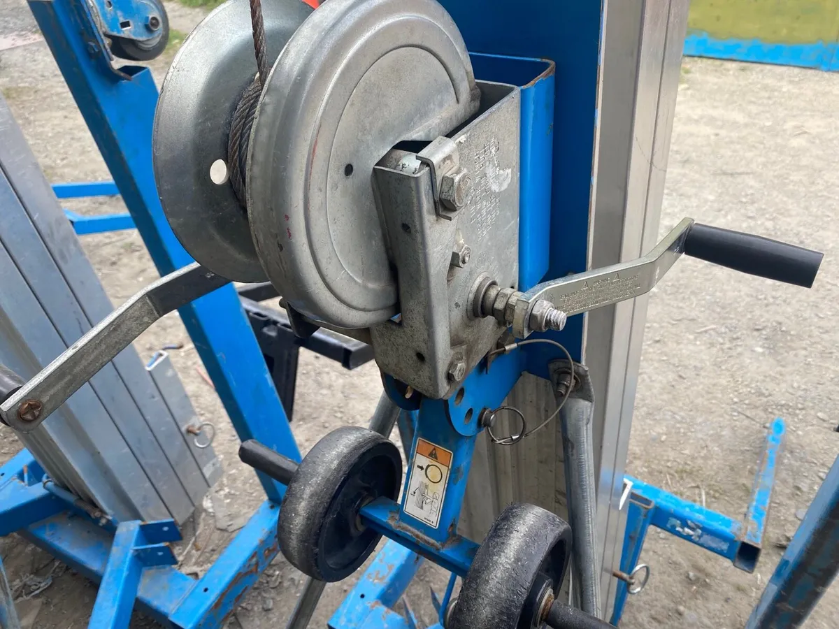 Selection of Genie lifts - Image 4