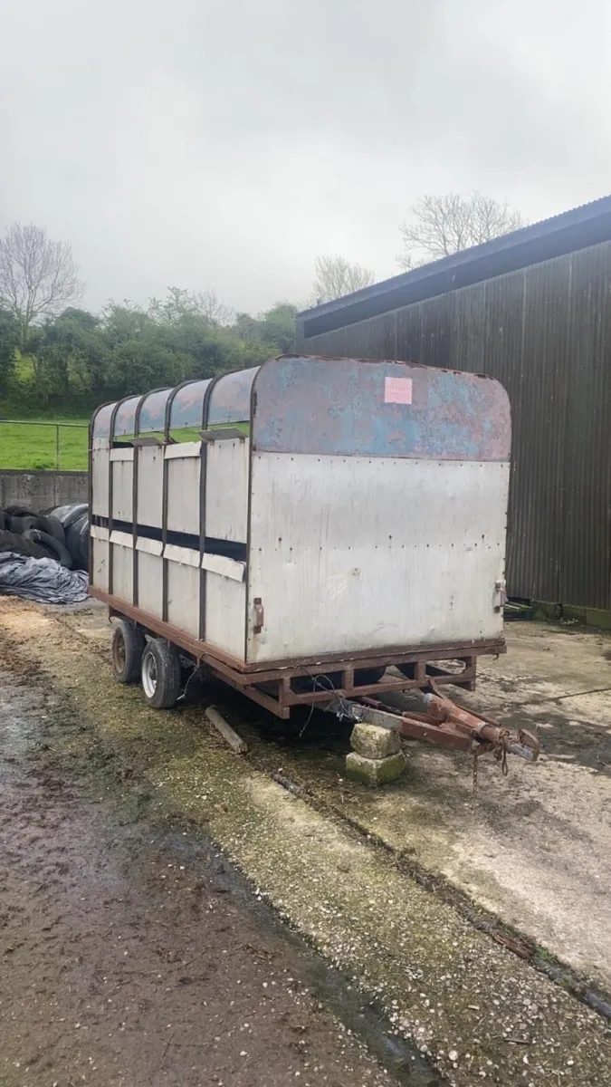 Cattle trailer - Image 1