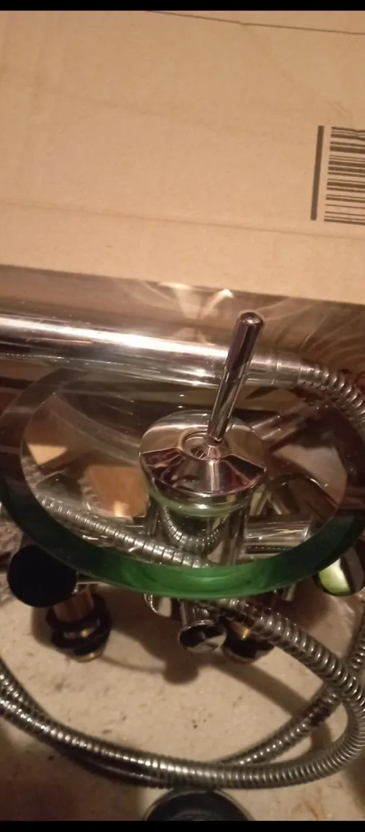 Bath mixer tap