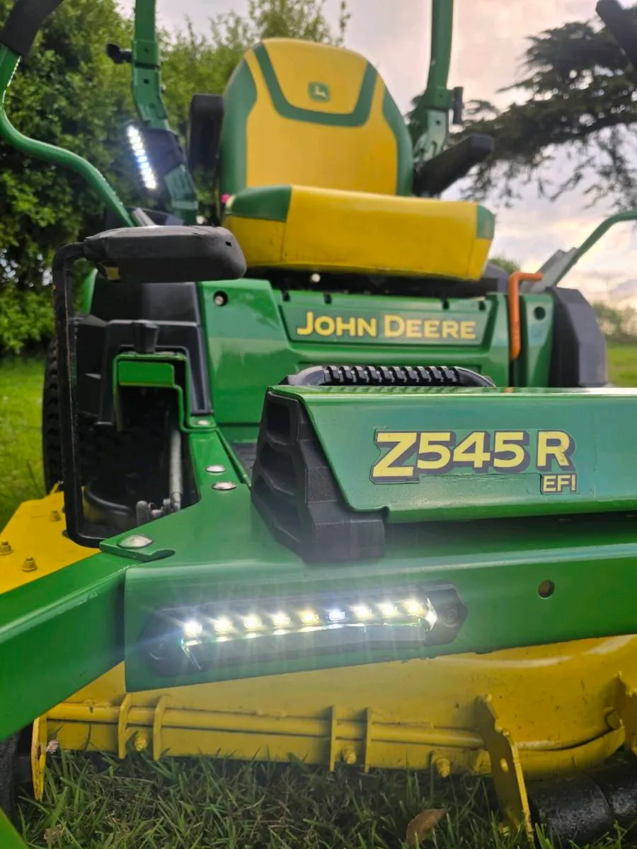 John deere Z545R ride on lawnmower - Image 4