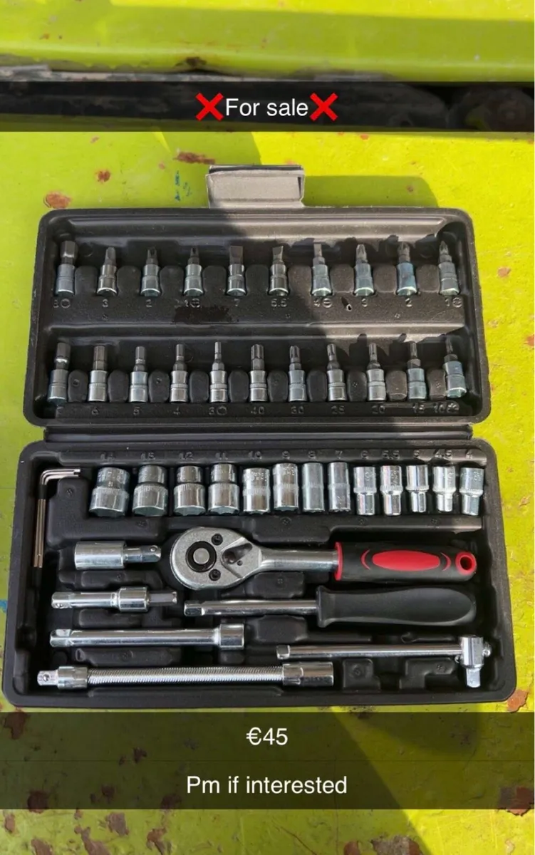 Cr-v 46pc tool set - Image 1