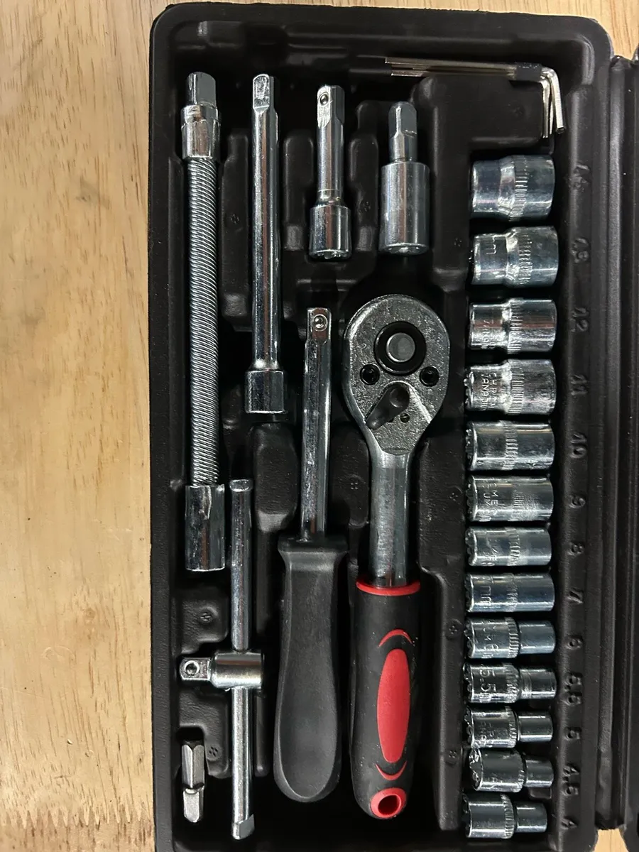 Cr-v 46pc tool set - Image 2