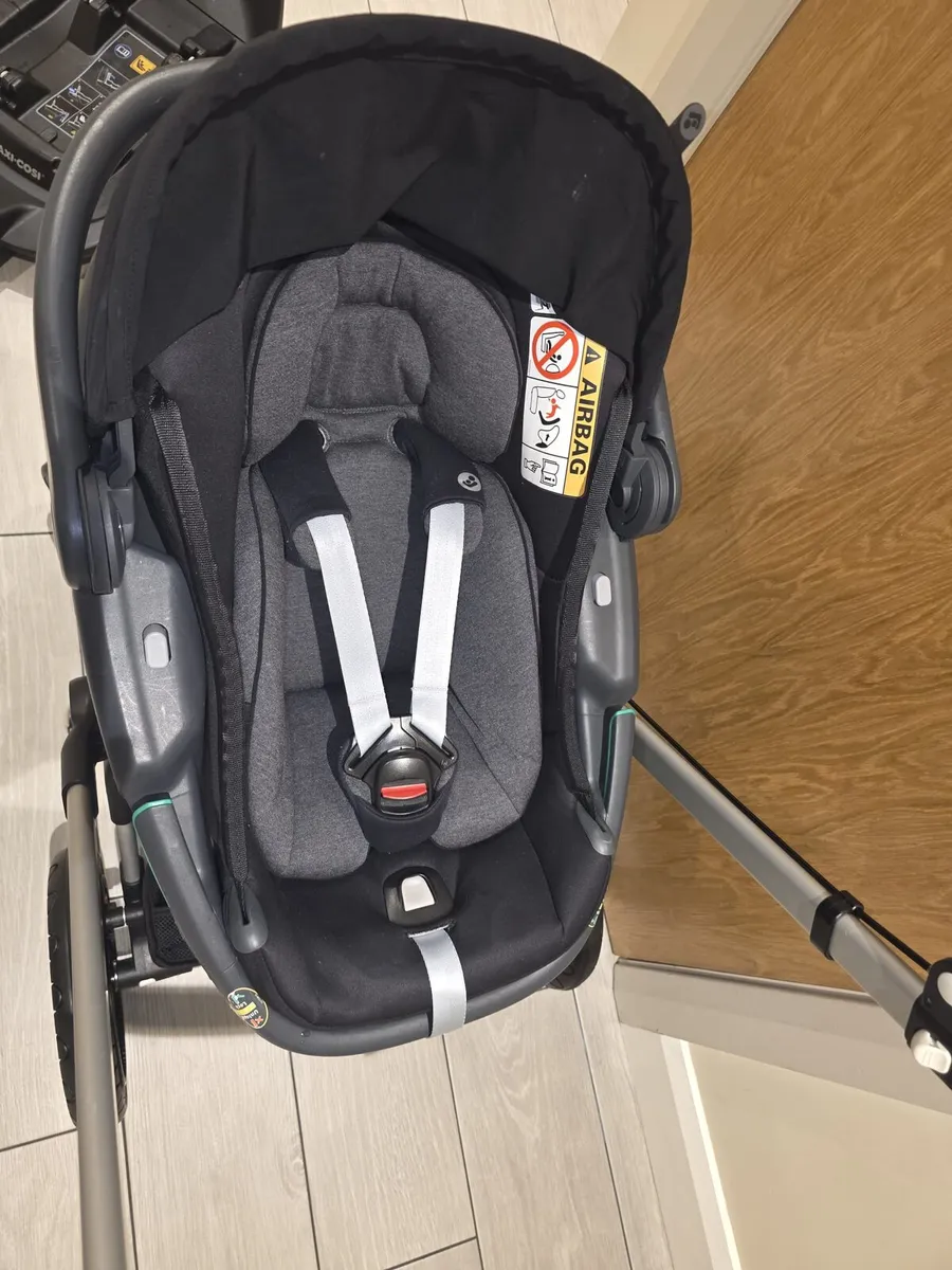 Maxicosi Coral  carseat Isofix READY TO USE STRAIG - Image 4