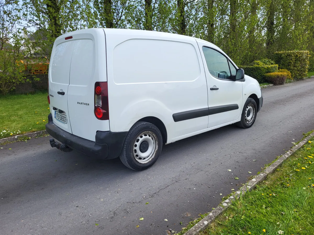 Peugeot Partner 2017  NEW DOE 3/27. - Image 2