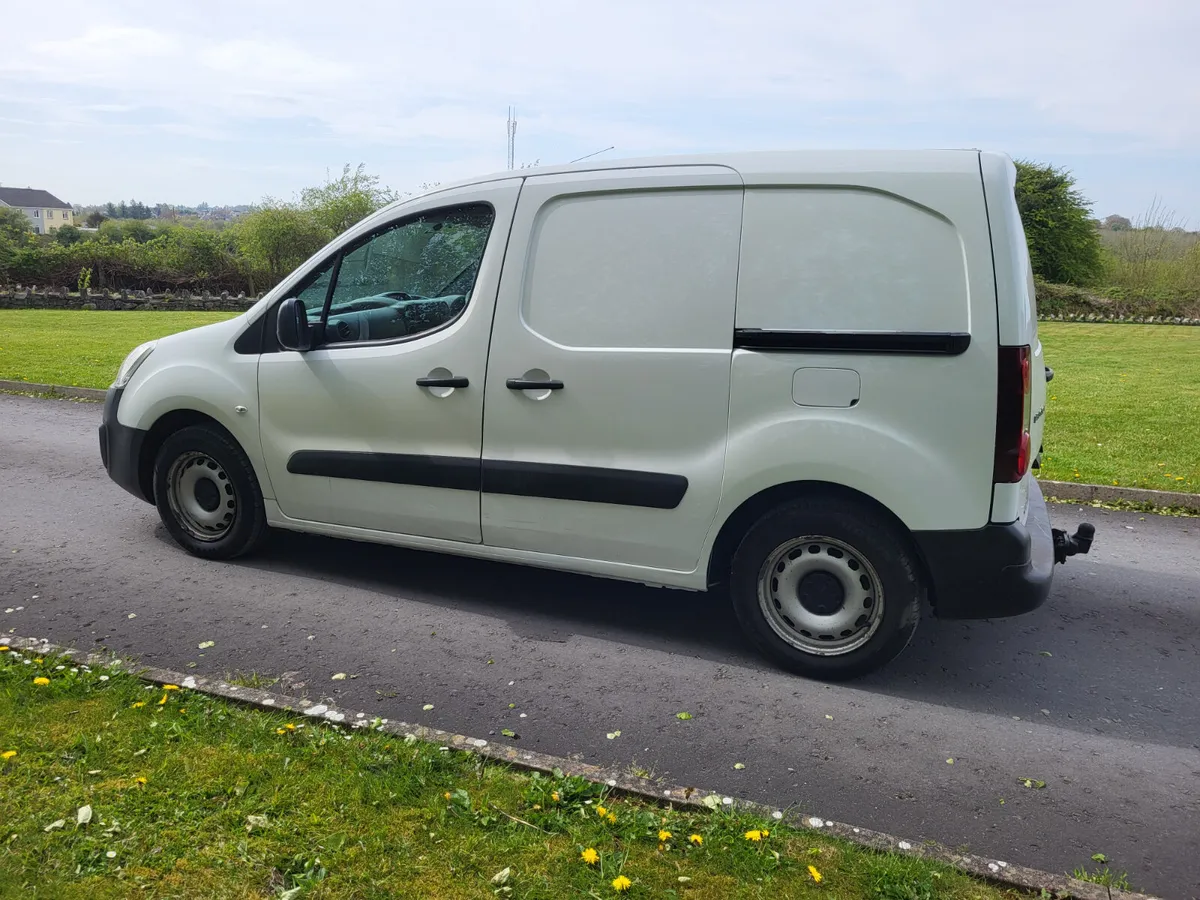 Peugeot Partner 2017  NEW DOE 3/27. - Image 4