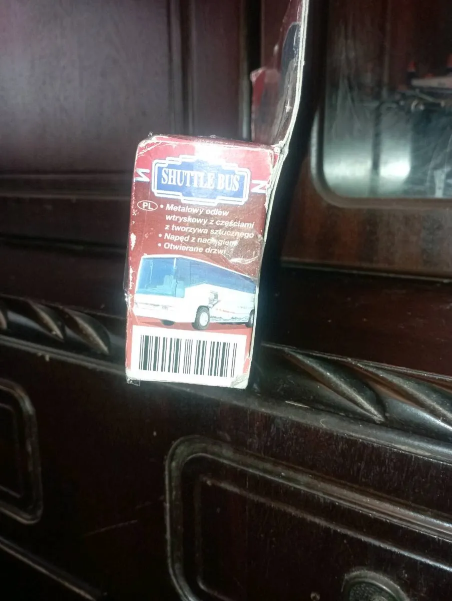 DIE-CAST MODLE SHUTTLE BUS  1-76 SCALE. - Image 3