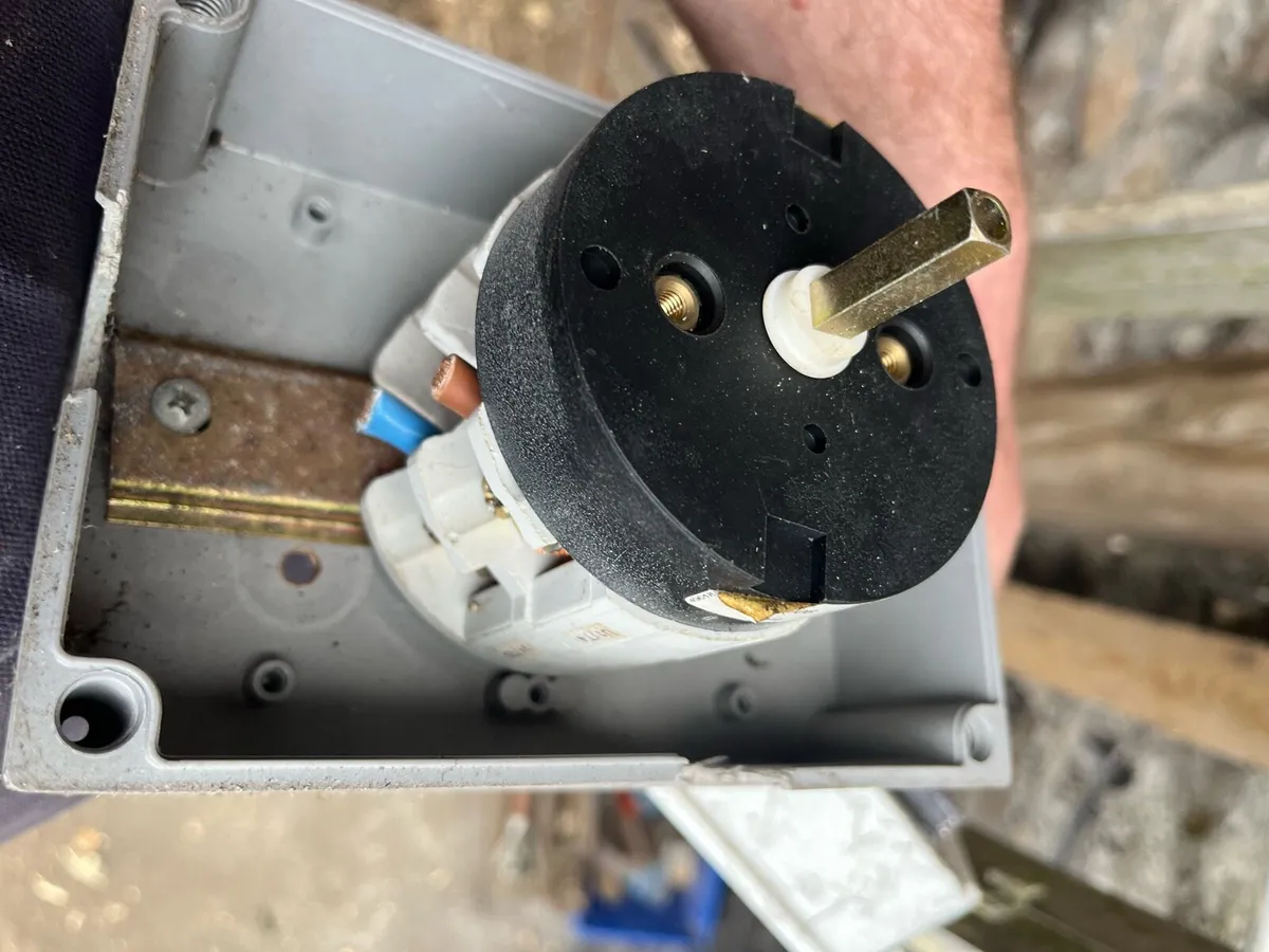 Changeover switch - Image 2