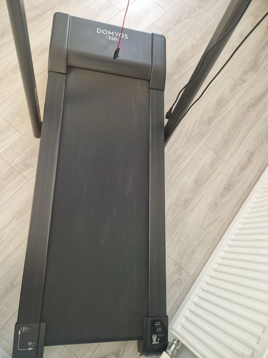 T520b Treadmill - Image 4