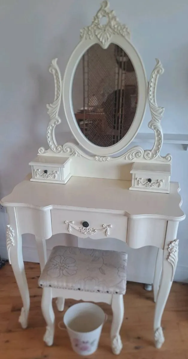 French Style Dressing Table/Vanity Unit & Stool