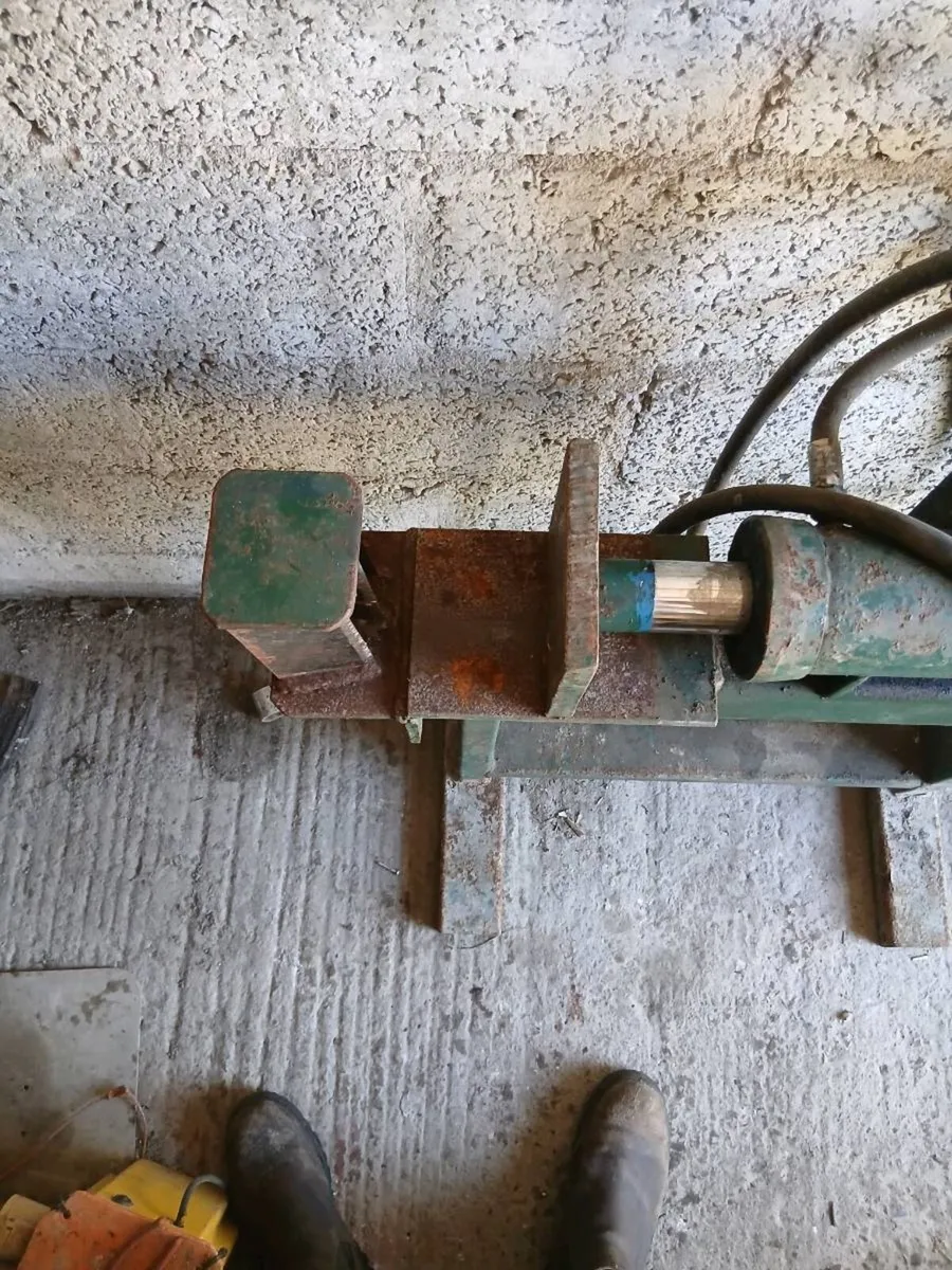 Hydraulic kindling splitter - Image 3
